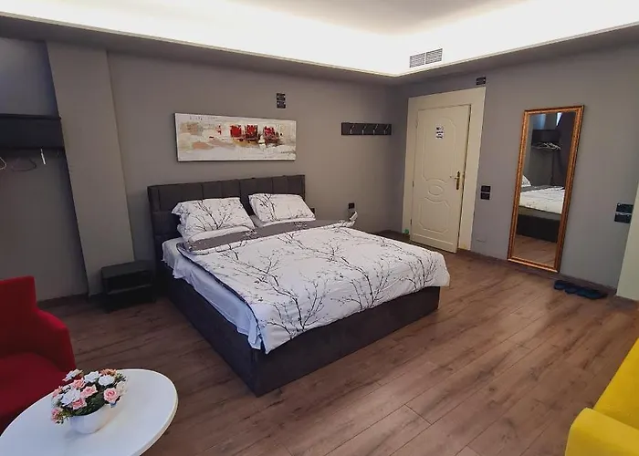 Driti New Bazaar * تيرانا